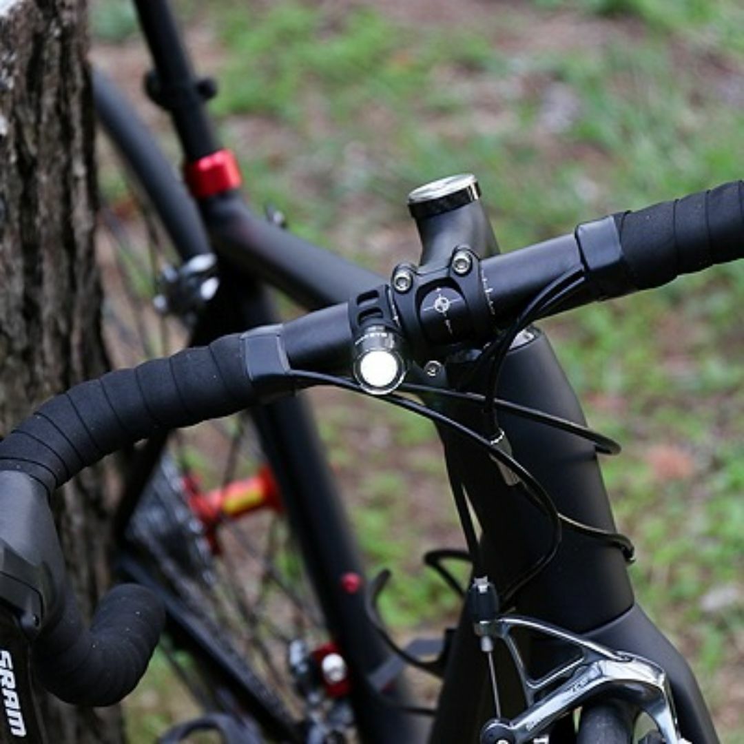 CATEYE(キャットアイ)のCATEYE セーフティライト ORB RECHARGEABLE スポーツ/アウトドアの自転車(パーツ)の商品写真