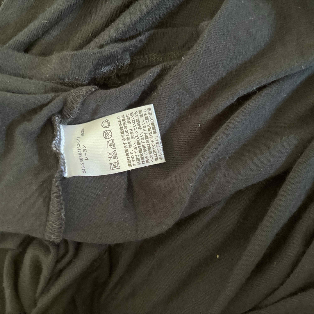 GU(ジーユー)の【GU】レディース　カットソー　ブラウス　シャツ　Tシャツ　半袖　ブラック　古着 レディースのトップス(シャツ/ブラウス(半袖/袖なし))の商品写真