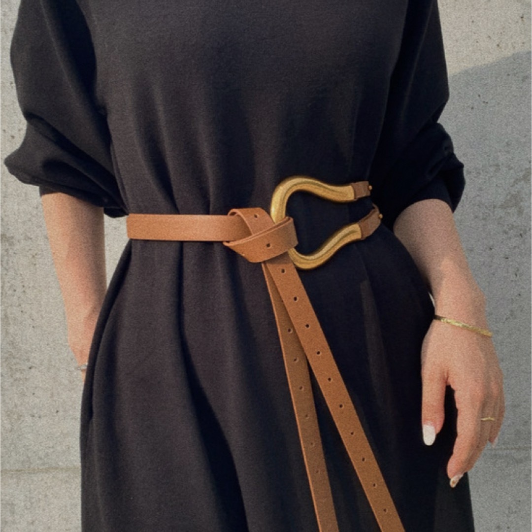 TOGA(トーガ)の【OUTLET】Buckle belt BROWN No.453 レディースのファッション小物(ベルト)の商品写真