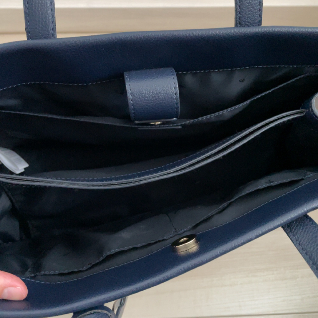 agnes b.(アニエスベー)のアニエスベー　トートバッグ　A4 合皮素材　キレイめ レディースのバッグ(トートバッグ)の商品写真