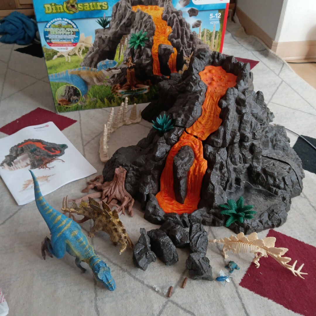 Schleich(シュライヒ)のシュライヒの大火山セット42305 エンタメ/ホビーのおもちゃ/ぬいぐるみ(その他)の商品写真