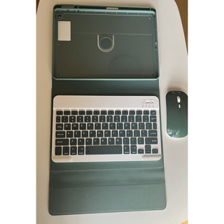 iPadキーボードケース　マウス付き　縦置き対応　深緑(iPadケース)