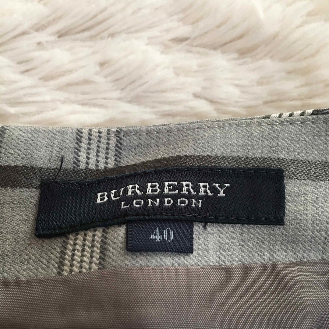 BURBERRY(バーバリー)のバーバリーロンドン　スカート  フレアスカート  ノバチェック　シルク混 レディースのスカート(ひざ丈スカート)の商品写真