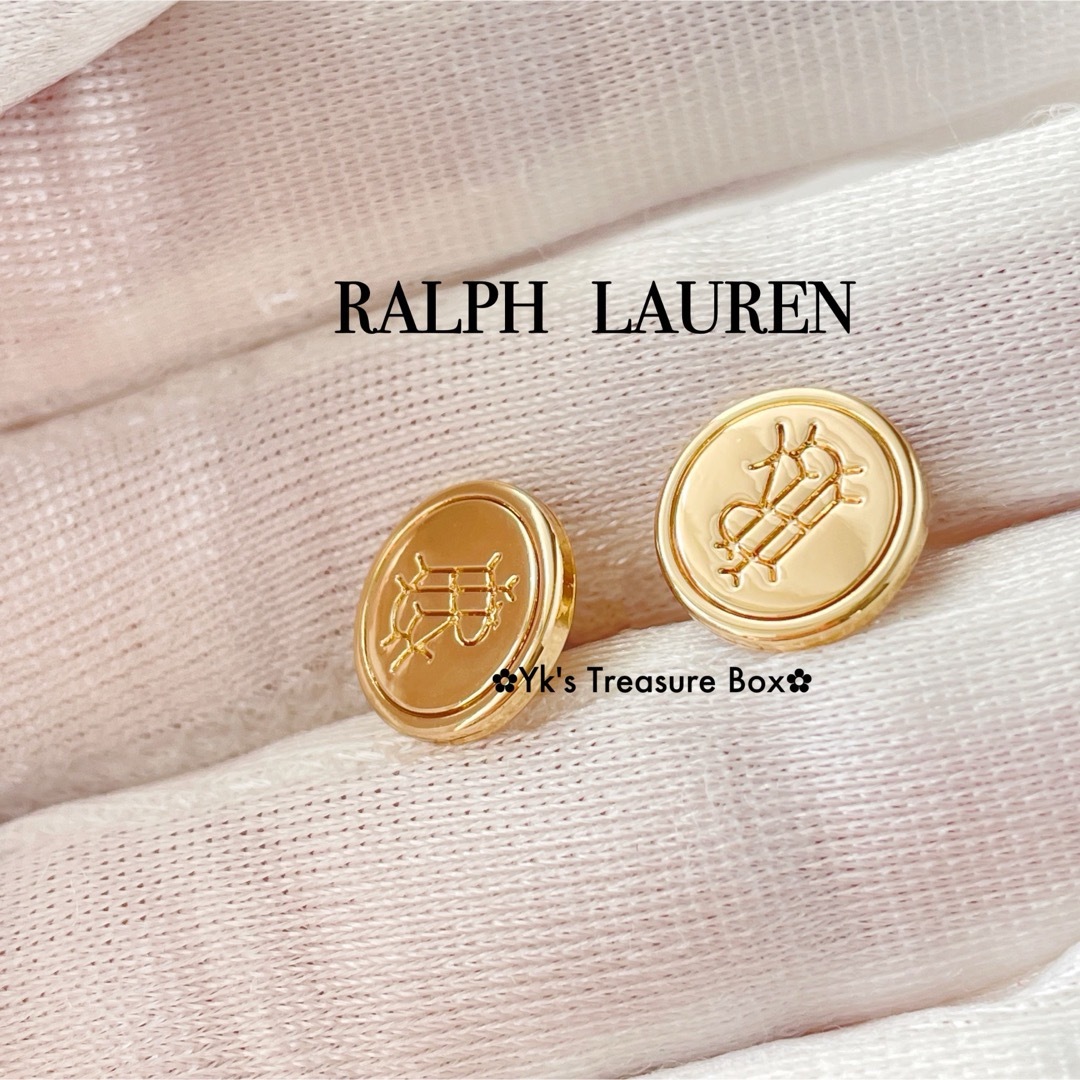 Ralph Lauren(ラルフローレン)のR215/RALPH LAUREN/ミニコインRLL刻印ゴールドスタッドピアス レディースのアクセサリー(ピアス)の商品写真