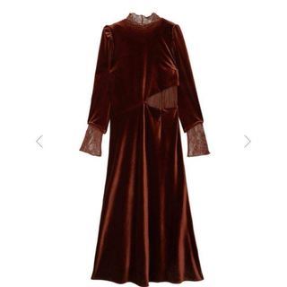 アメリヴィンテージ(Ameri VINTAGE)のUND VELOUR HOLE LACE DRESS (ロングワンピース/マキシワンピース)