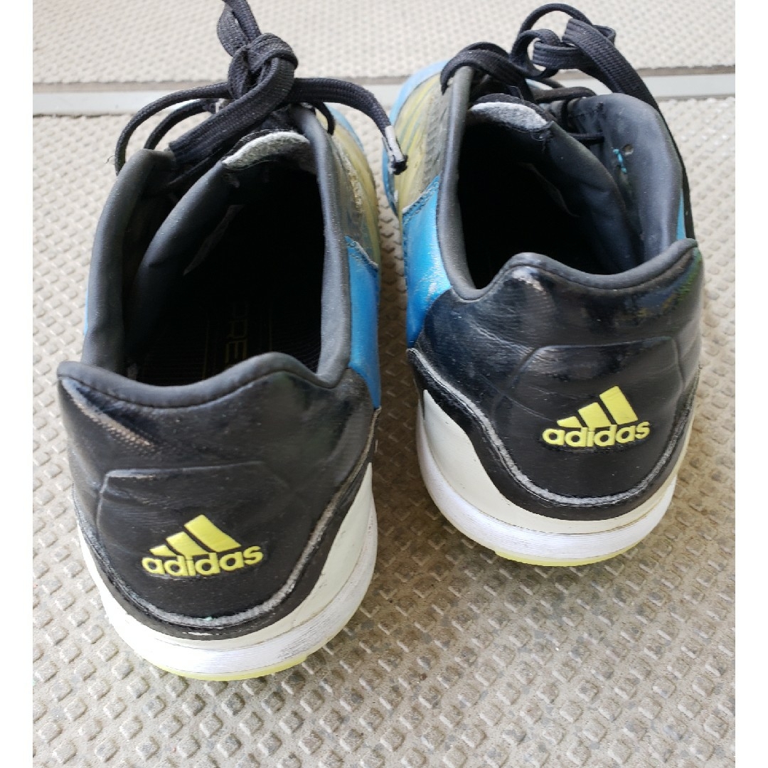 adidas(アディダス)のサッカースパイク　アディダス　23.5 スポーツ/アウトドアのサッカー/フットサル(シューズ)の商品写真