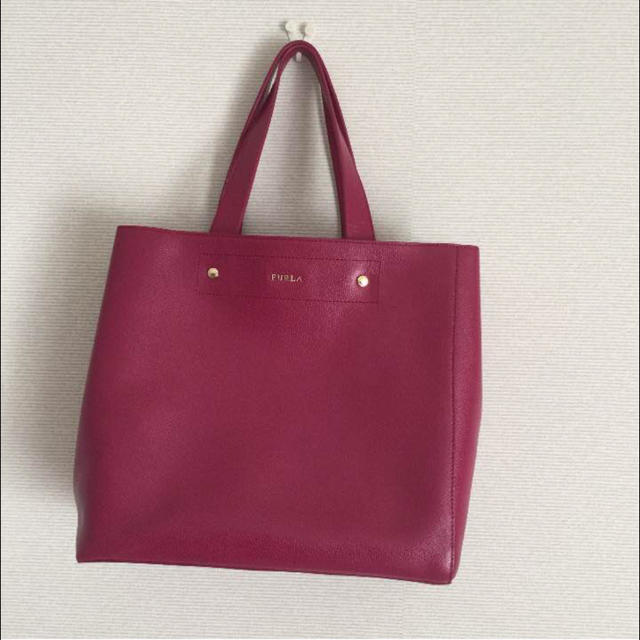年間ランキング6年連続受賞】 【美品】フルラ レザー肩掛けトート