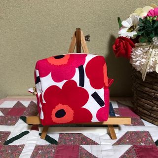 marimekko - マリメッコ    生地ハンドメイド　定番レッド　ミニウニッコ　スクエアポーチ