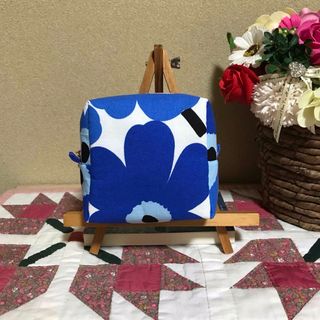 マリメッコ(marimekko)のマリメッコ    生地　ハンドメイド　ブルー　ミニウニッコ　スクエアポーチ(ポーチ)