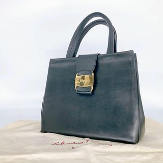 サルヴァトーレフェラガモ(Salvatore Ferragamo)の綺麗　サルヴァトーレフェラガモ ハンドバッグ 8252 ヴァラ　ブラック　レザー(ハンドバッグ)