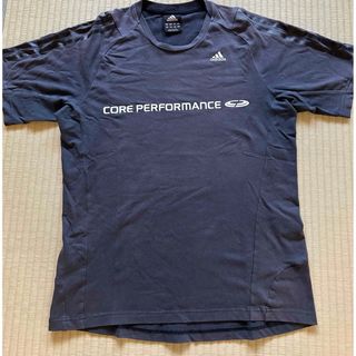 アディダス(adidas)のadidas Tシャツ(Tシャツ/カットソー(半袖/袖なし))