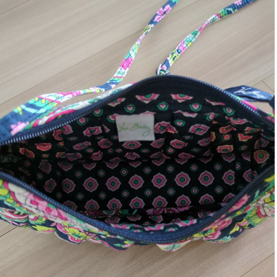 Vera Bradley(ヴェラブラッドリー)のVera　Bradley　キルティング地のショルダーバック レディースのバッグ(ショルダーバッグ)の商品写真