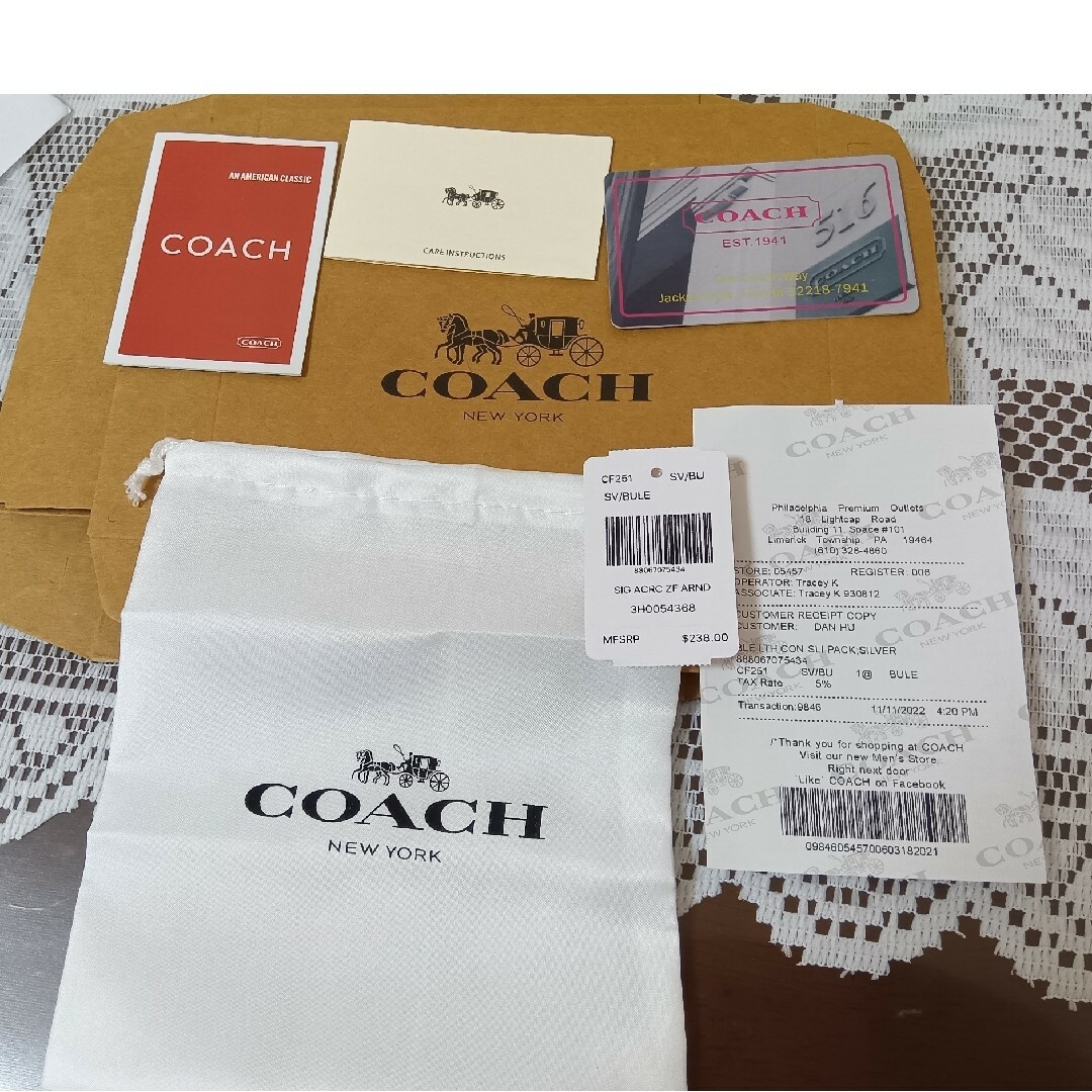 COACH(コーチ)の期間限定値❣美品、COACHSNOOPYコラボ、２つ折り財布 レディースのファッション小物(財布)の商品写真