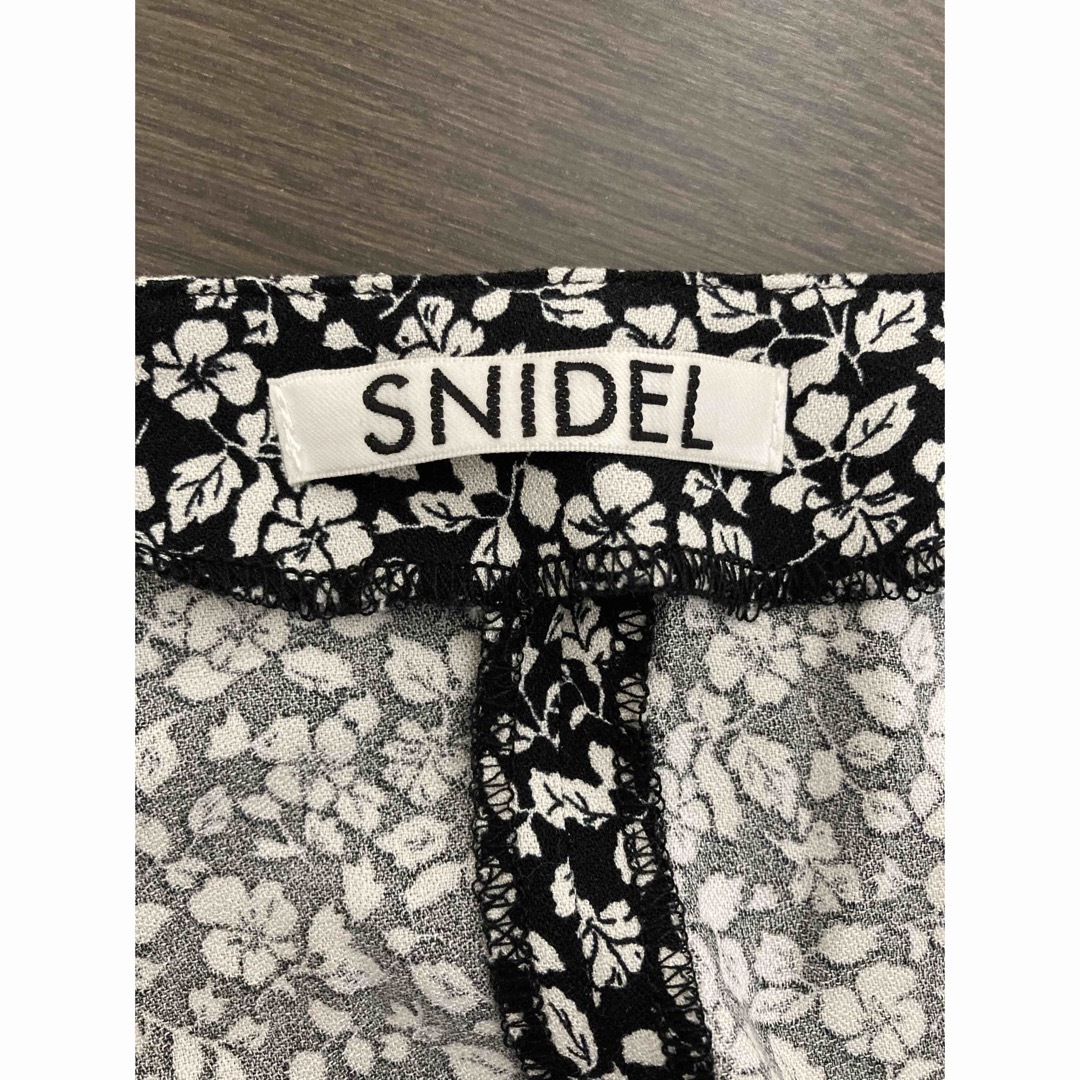 SNIDEL(スナイデル)のスナイデル　パフスリーブプリントロングワンピース レディースのワンピース(ロングワンピース/マキシワンピース)の商品写真