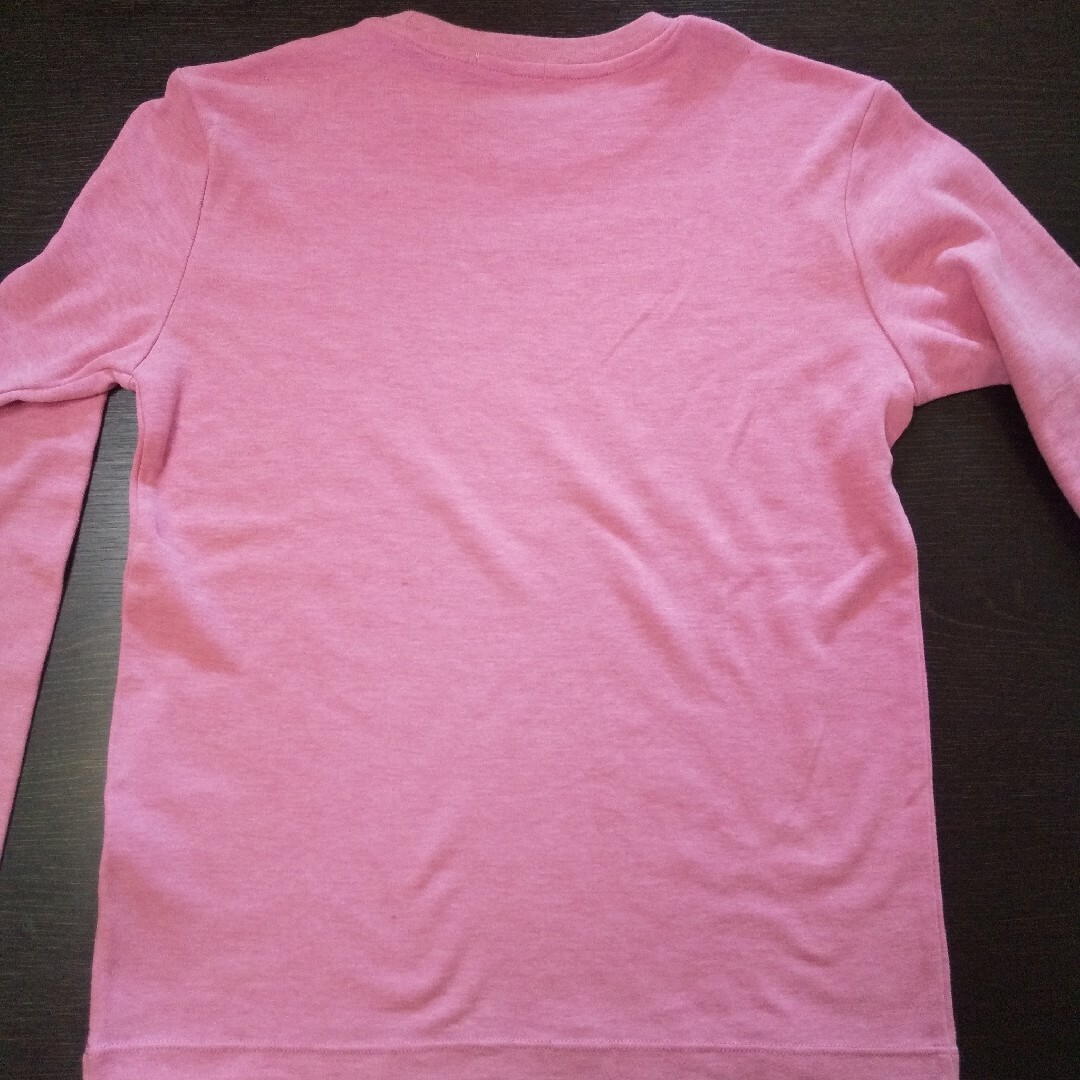 UNIQLO(ユニクロ)のUNIQLO長袖Tシャツsize140 キッズ/ベビー/マタニティのキッズ服女の子用(90cm~)(Tシャツ/カットソー)の商品写真