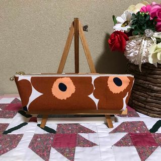 マリメッコ(marimekko)のマリメッコ    生地　ハンドメイド　ブラウン　ミニウニッコ　ペンケース(その他)