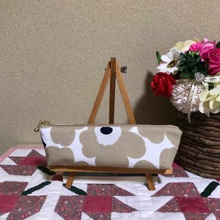 マリメッコ(marimekko)のマリメッコ    生地　ハンドメイド　ベージュ　ミニウニッコ　ペンケース(その他)