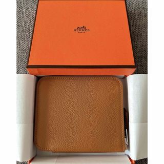 エルメス(Hermes)のシルクインコンパクト◦未使用品キャラメル(財布)