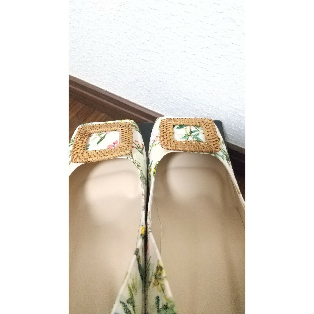 Odette e Odile(オデットエオディール)の新品 オデットエオディール 24cm　スクエアバックル パンプス　花柄 レディースの靴/シューズ(ハイヒール/パンプス)の商品写真