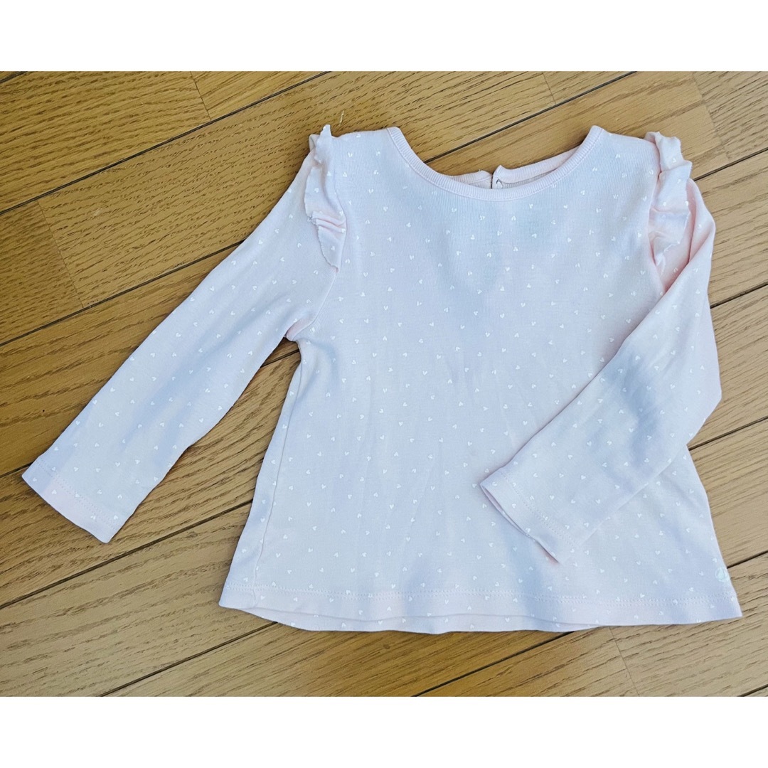 PETIT BATEAU(プチバトー)のプチバトー　長袖カットソー　フリル　18m 81 キッズ/ベビー/マタニティのベビー服(~85cm)(シャツ/カットソー)の商品写真