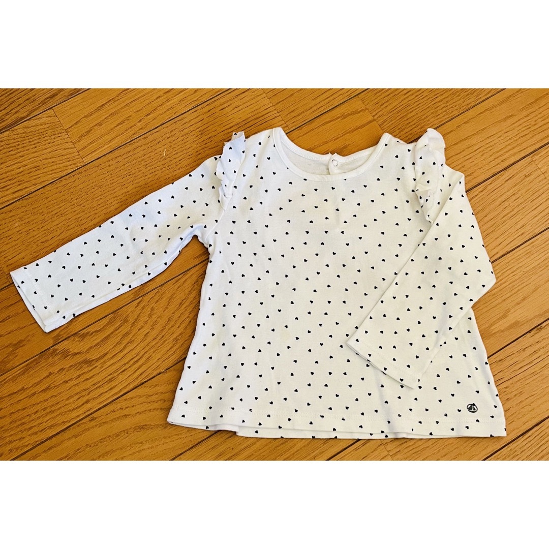 PETIT BATEAU(プチバトー)のプチバトー　長袖カットソー　フリル　18m 81 キッズ/ベビー/マタニティのベビー服(~85cm)(シャツ/カットソー)の商品写真