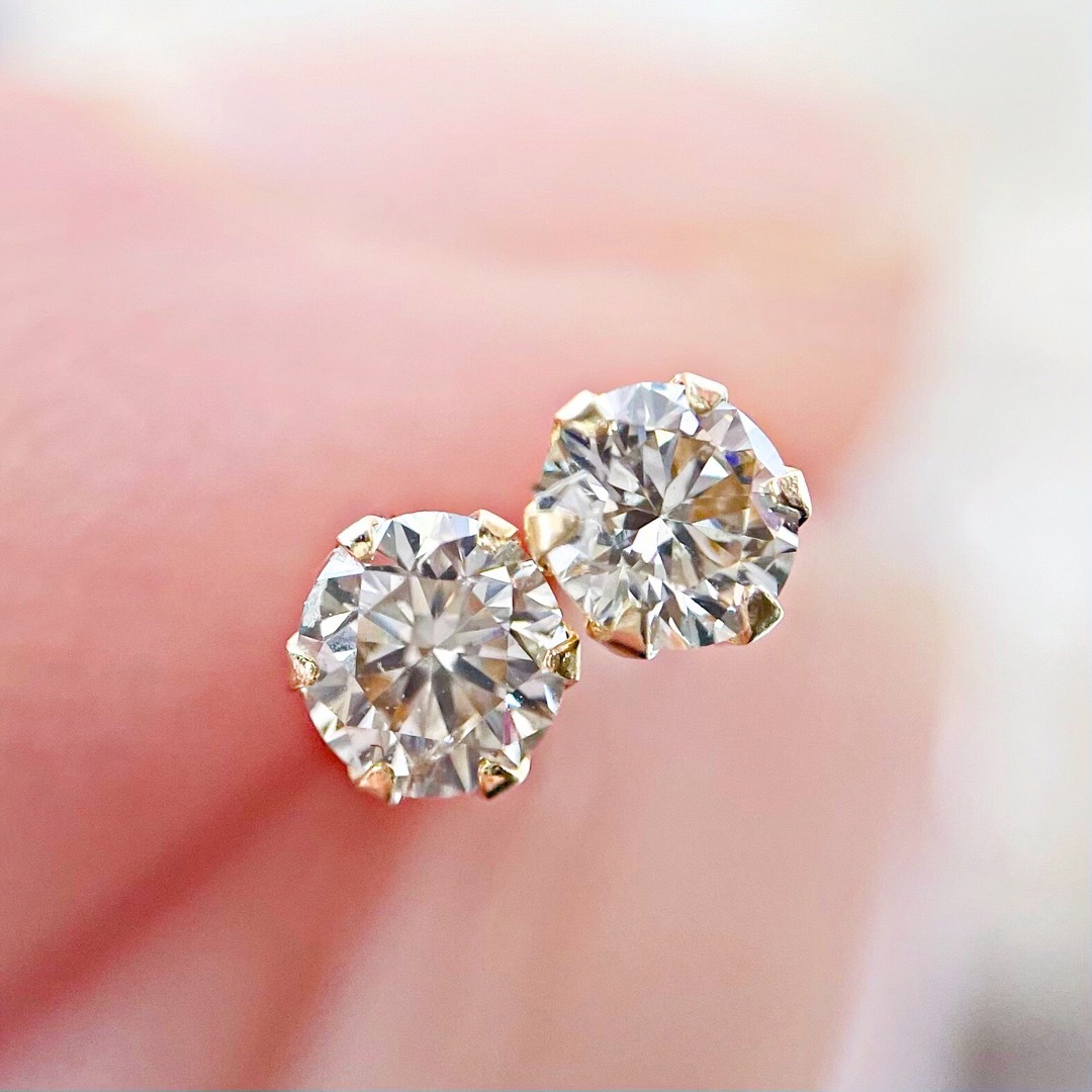 計0.30ct　K18　天然ダイヤモンド　6本爪　スタッドピアス レディースのアクセサリー(ピアス)の商品写真