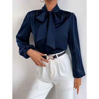 シーイン(SHEIN)の美品】SHEIN サテン タイネック ブラウス ビショップスリーブ ネイビー(シャツ/ブラウス(長袖/七分))