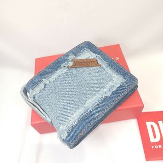 ディーゼル(DIESEL)のDIESEL ディーゼル 折り財布 デニム ブルー X08799P4653(折り財布)