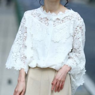 カワイイ(cawaii)の新品　cawaii  お花レースのトップス　白　S-L(シャツ/ブラウス(長袖/七分))