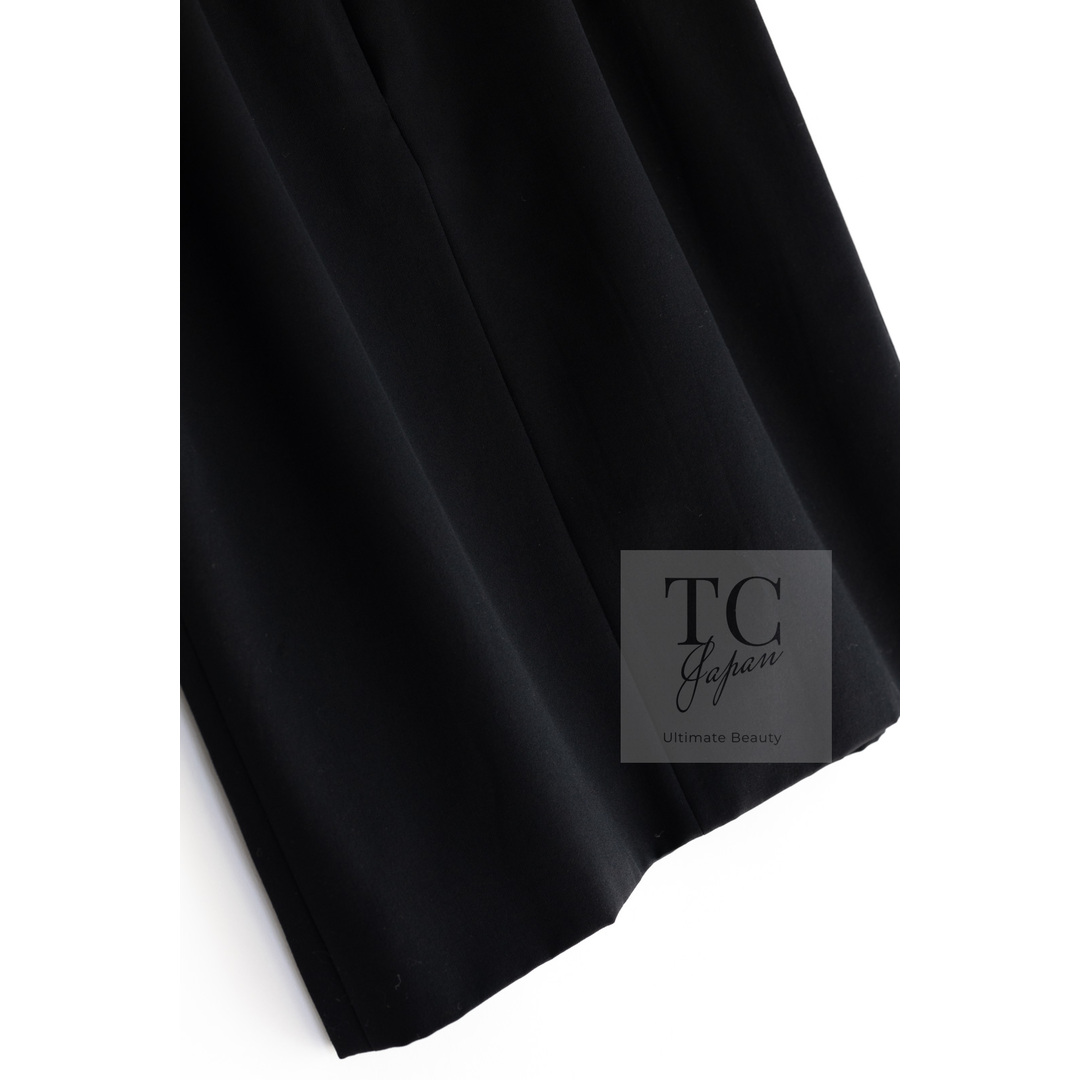 CHANEL(シャネル)のシャネル スカート CHANEL あると便利！ヴィンテージ 貴重 ブラック ウール100 CC ゴールド ボタン 美品 40 42 レディースのスカート(ひざ丈スカート)の商品写真
