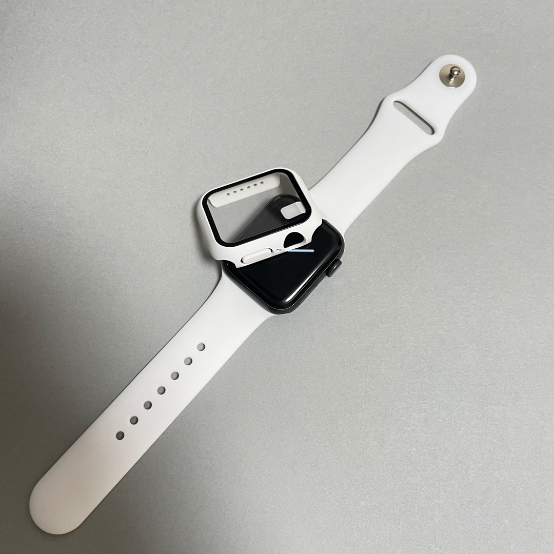 Apple Watch(アップルウォッチ)のAppleWatch アップルウォッチ バンド カバー S/M 44mm 白 メンズの時計(ラバーベルト)の商品写真