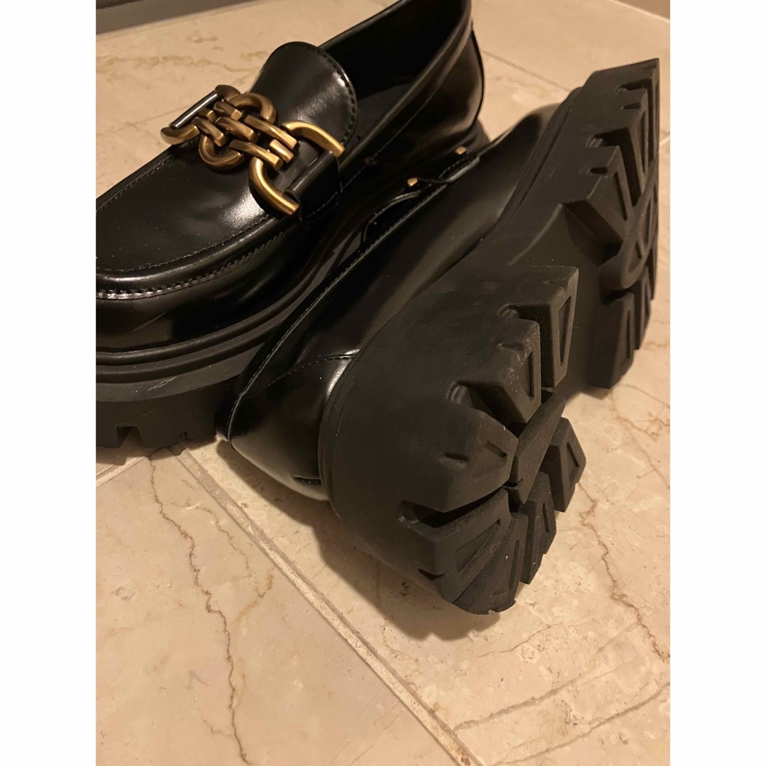 H&H(エイチアンドエイチ)のH&M チャンキーローファー 35 22.5cmくらい レディースの靴/シューズ(ローファー/革靴)の商品写真