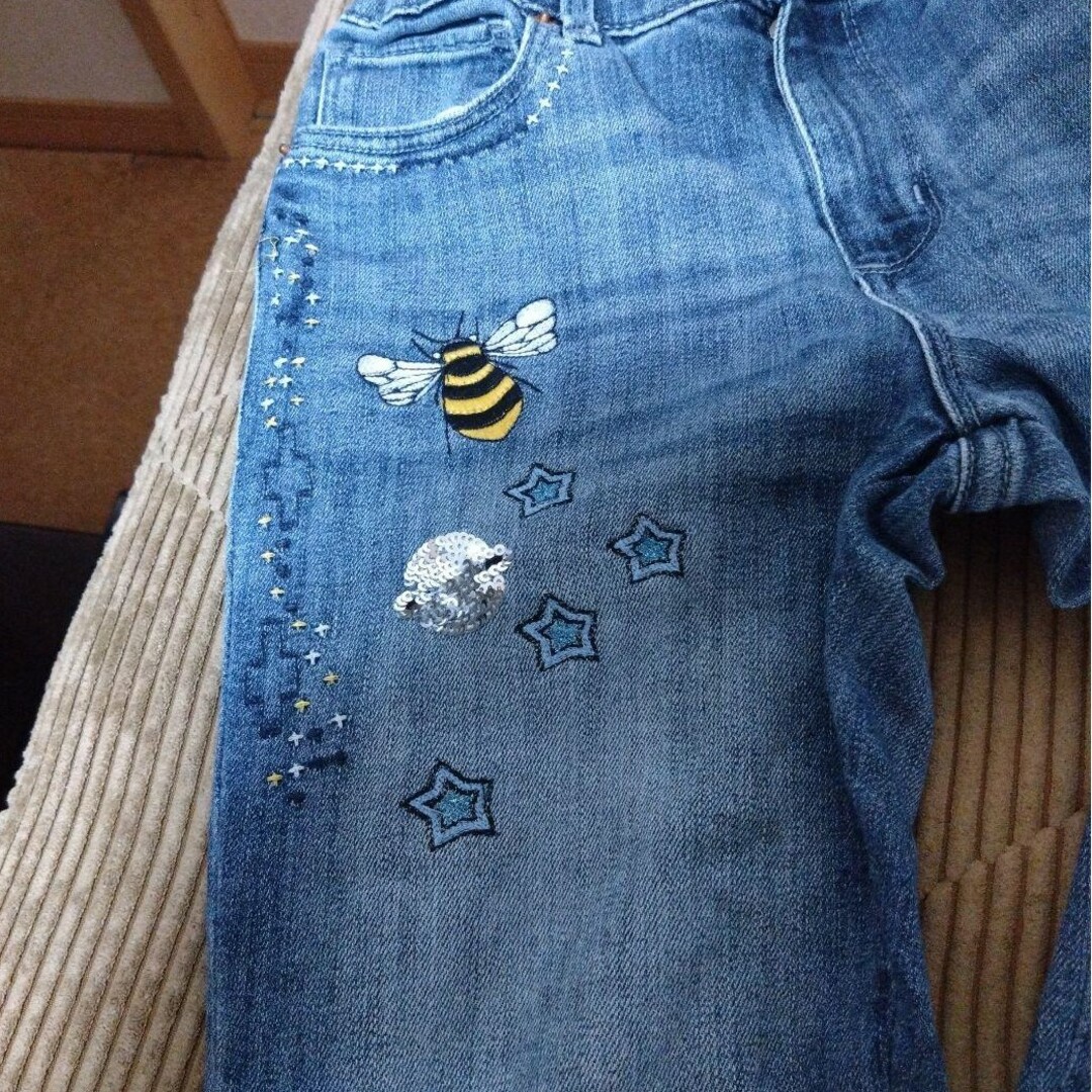 GAP キッズ　刺繍　デニムパンツ　ジーンズ レディースのパンツ(デニム/ジーンズ)の商品写真