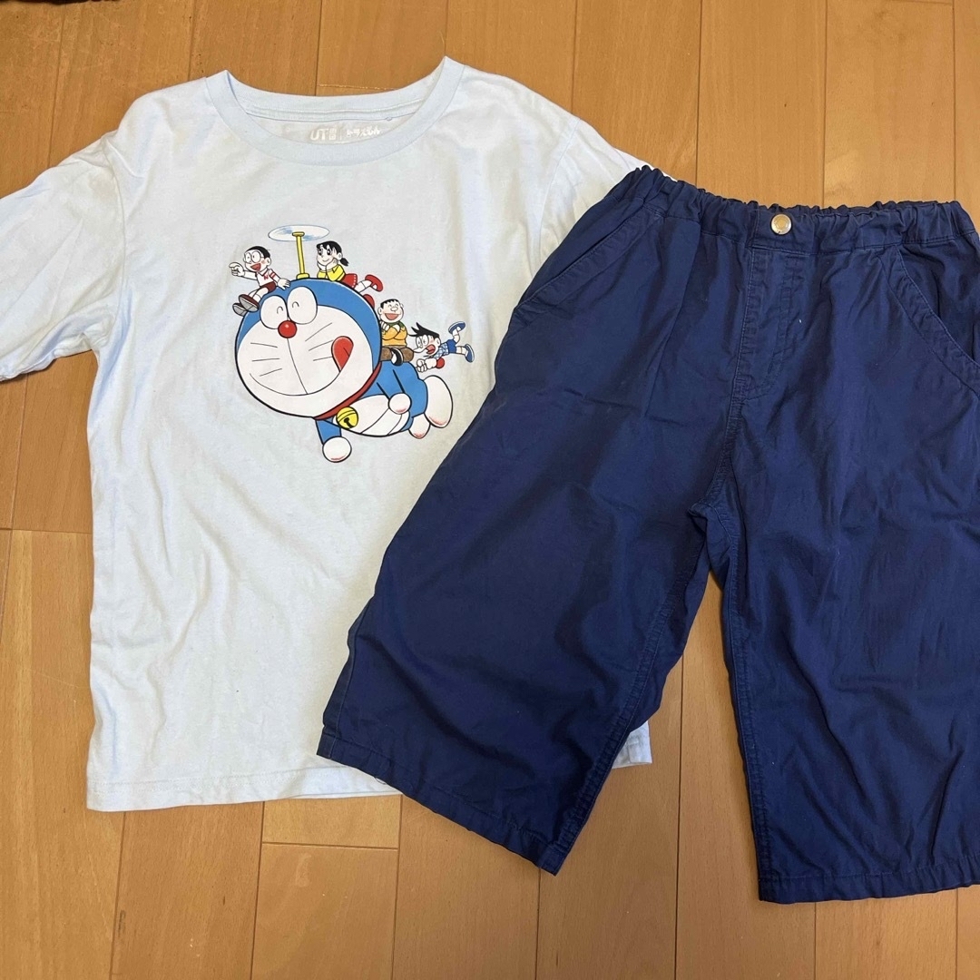 UNIQLO(ユニクロ)の男の子　140㎝　2枚セット　ドラえもんUNIQLOTシャツ　とハーフパンツ キッズ/ベビー/マタニティのキッズ服男の子用(90cm~)(Tシャツ/カットソー)の商品写真