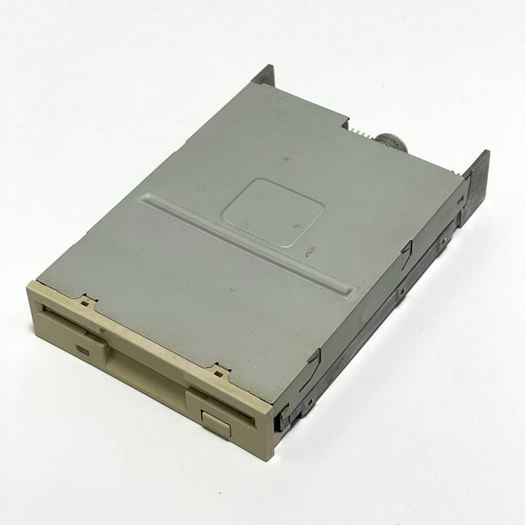 E900502-00A TEAC 1.44MB FLOPPY DRIVE スマホ/家電/カメラのPC/タブレット(PCパーツ)の商品写真