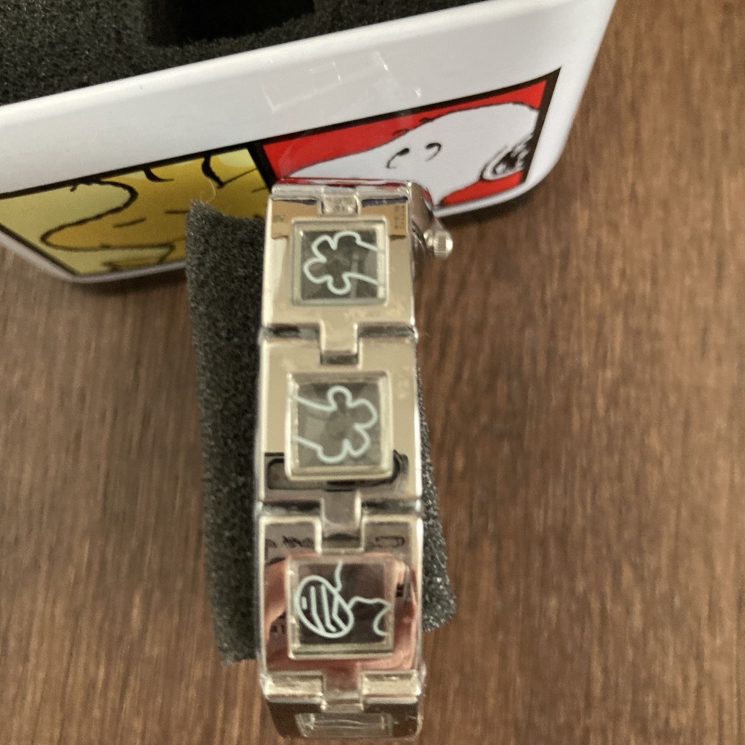 スヌーピーの腕時計 缶入り レディースのファッション小物(腕時計)の商品写真