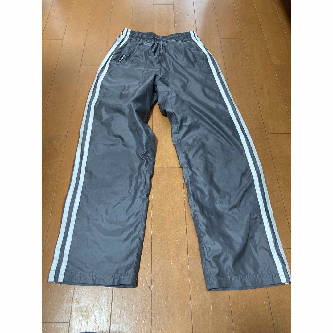 adidas(アディダス)のadidas  ウィンドブレーカー　130 キッズ/ベビー/マタニティのキッズ服男の子用(90cm~)(パンツ/スパッツ)の商品写真