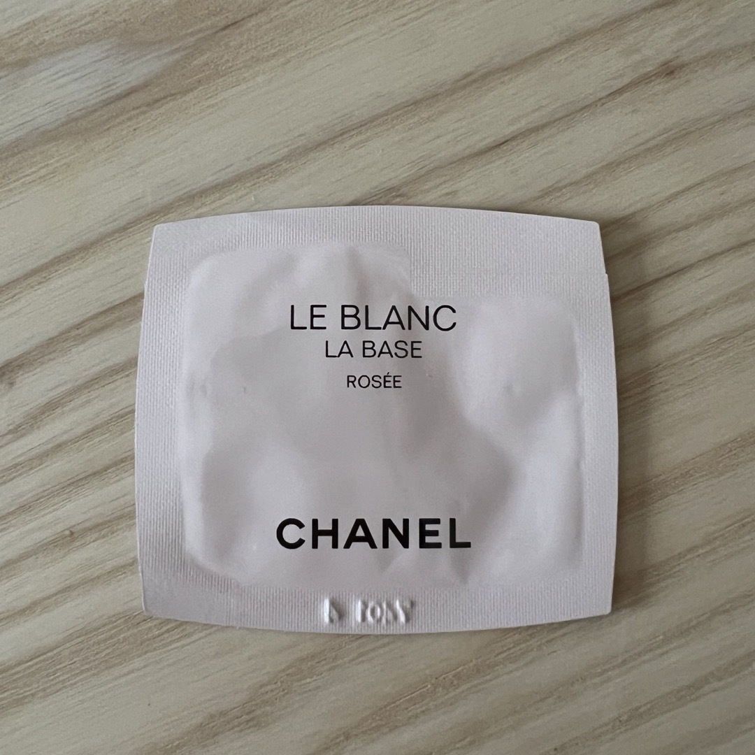 CHANEL(シャネル)のCHANEL LE BLANC LA BASE コスメ/美容のベースメイク/化粧品(化粧下地)の商品写真