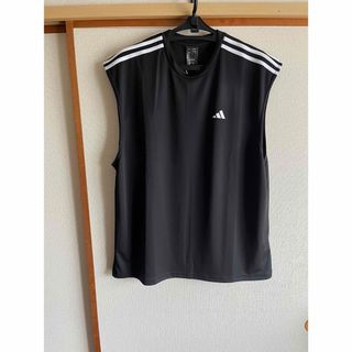 adidas タンクトップ