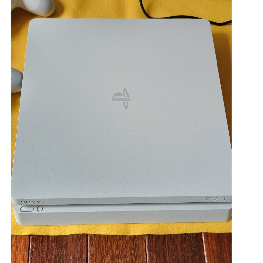 美品 SONY PlayStation4 本体 CUH-2200AB02 エンタメ/ホビーのゲームソフト/ゲーム機本体(家庭用ゲーム機本体)の商品写真