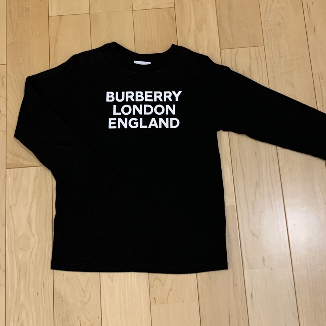 BURBERRY(バーバリー)のバーバリー　子供服　ブラック　ロンT キッズ/ベビー/マタニティのキッズ服男の子用(90cm~)(Tシャツ/カットソー)の商品写真