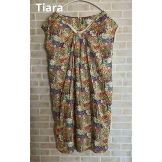 Tiara ティアラ　花柄ワンピース　ノースリーブ