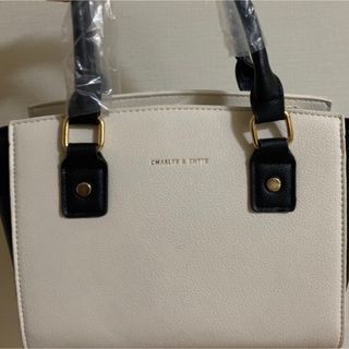 チャールズアンドキース(Charles and Keith)のcharles&keith(ショルダーバッグ)