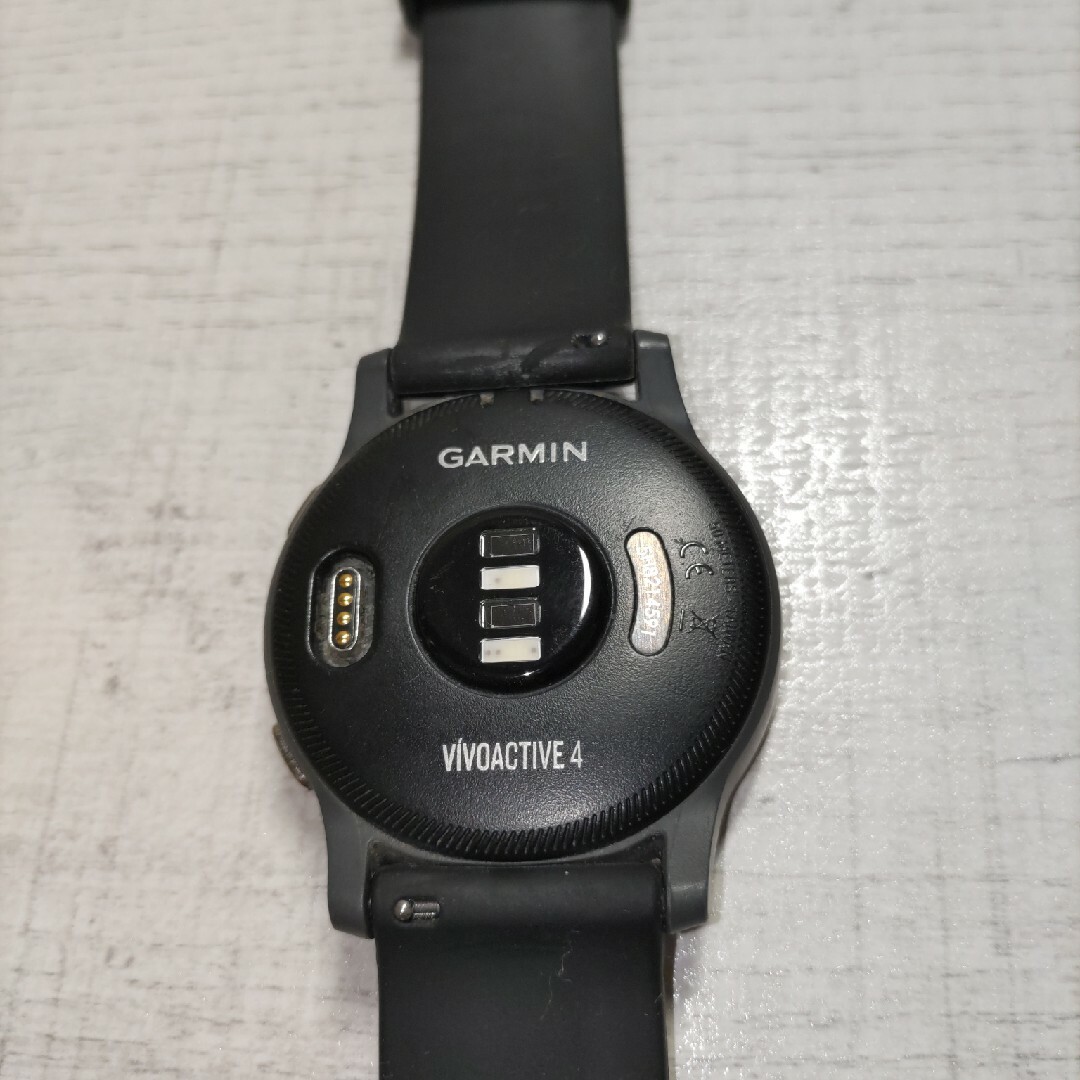 GARMIN(ガーミン)のGarmin　vivoactive4 メンズの時計(腕時計(デジタル))の商品写真