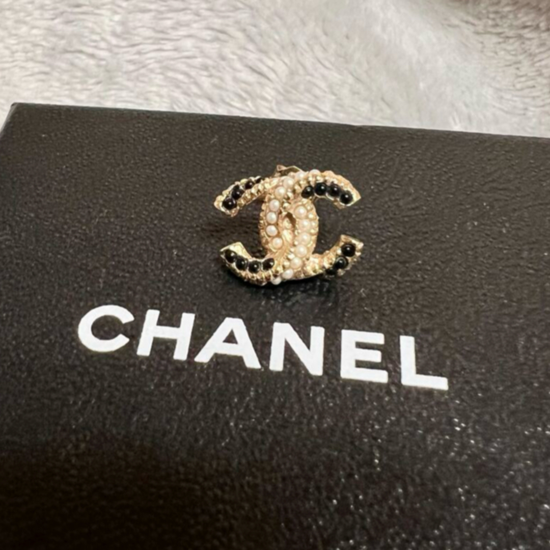 CHANEL(シャネル)のシャネル　ピアス　片耳 レディースのアクセサリー(ピアス)の商品写真