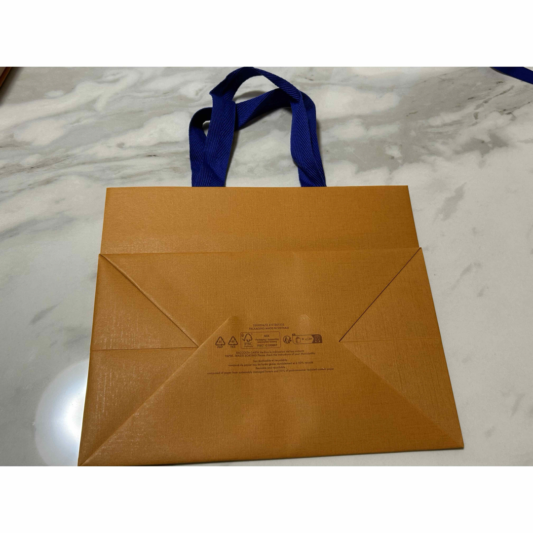 LOUIS VUITTON(ルイヴィトン)の【セット販売】ルイヴィトン　紙袋　オレンジ　大中小3枚 レディースのバッグ(ショップ袋)の商品写真
