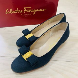 サルヴァトーレフェラガモ(Salvatore Ferragamo)の【極美品】サルヴァトーレフェラガモ ヴァラ リボン ヒール パンプス デニム生地(ハイヒール/パンプス)