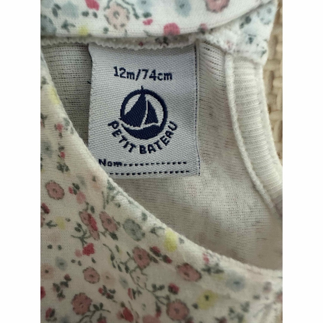 PETIT BATEAU(プチバトー)の【プチバトー】女の子 花柄ワンピース 半袖 袖フリル　可愛い 12ヶ月 74cm キッズ/ベビー/マタニティのベビー服(~85cm)(ワンピース)の商品写真