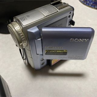 ソニー(SONY)のSONY  miniDVビデオカメラ　DCR-PC105(ビデオカメラ)