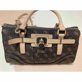 ゲス(GUESS)のゲス　guess トートバッグ　ショルダーバッグ　モノグラム　ブラウン　迷彩(ショルダーバッグ)